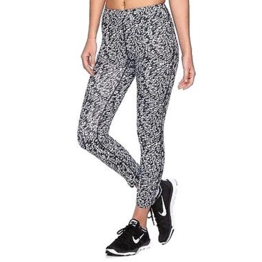 Nike Pronto Cropped Leggings